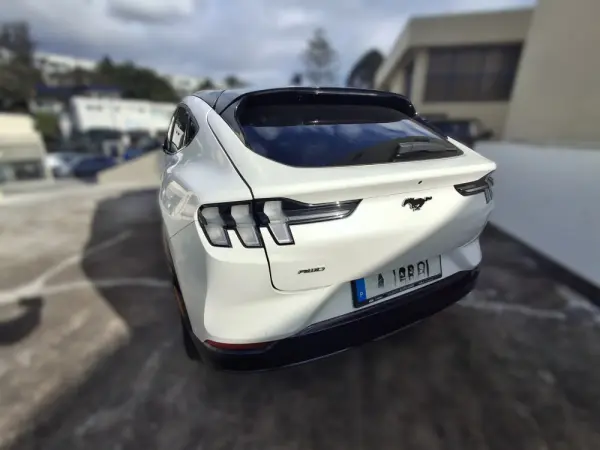 Ford Mustang Mach-E 98.7 kWh Premium AWD 4