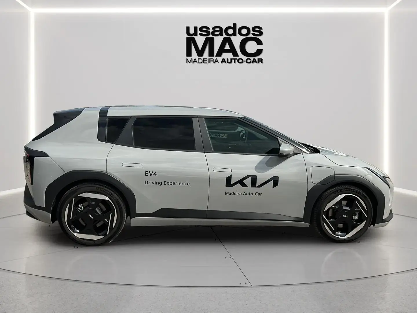 Kia EV4 5