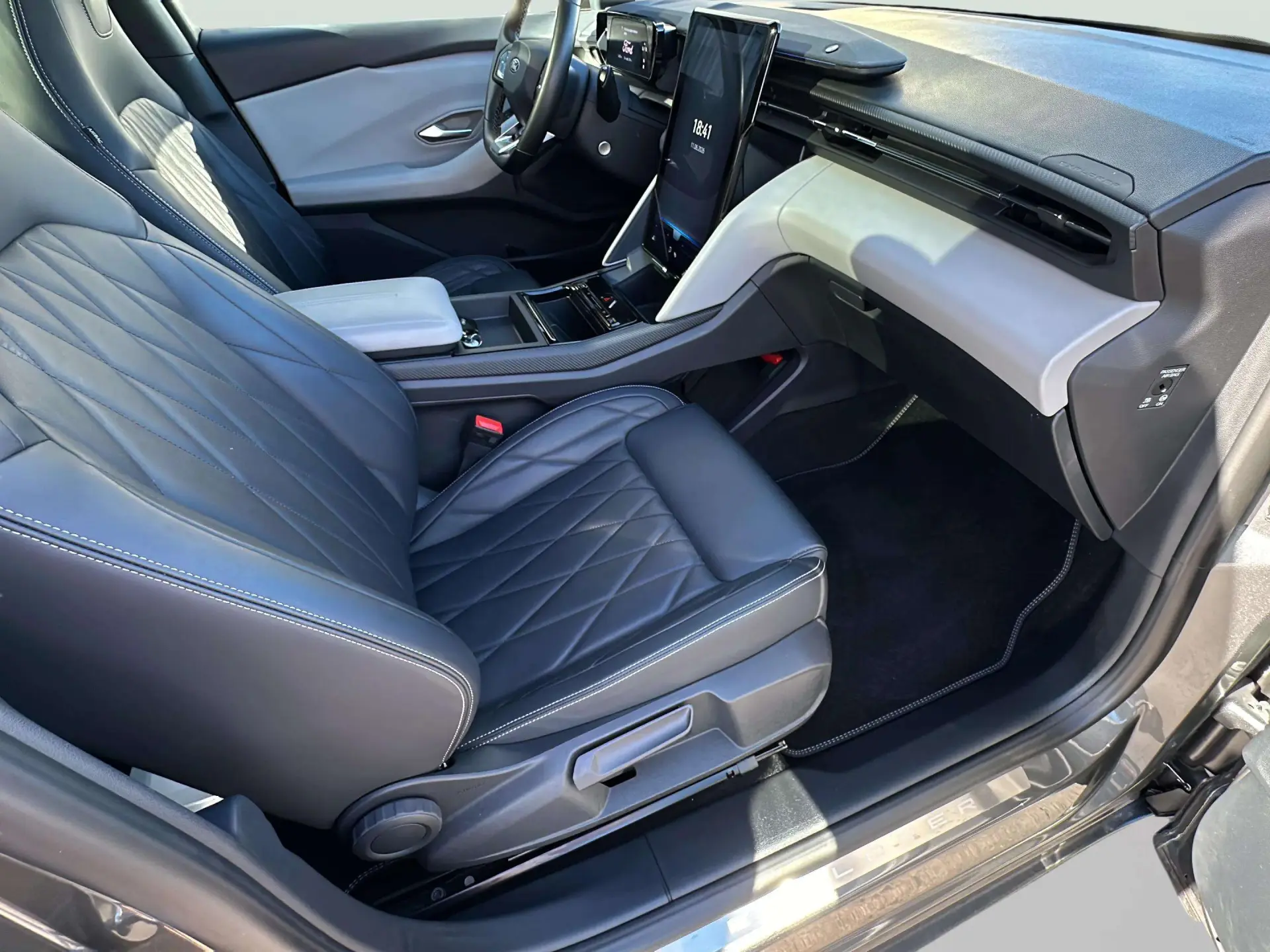 Ford Explorer 11