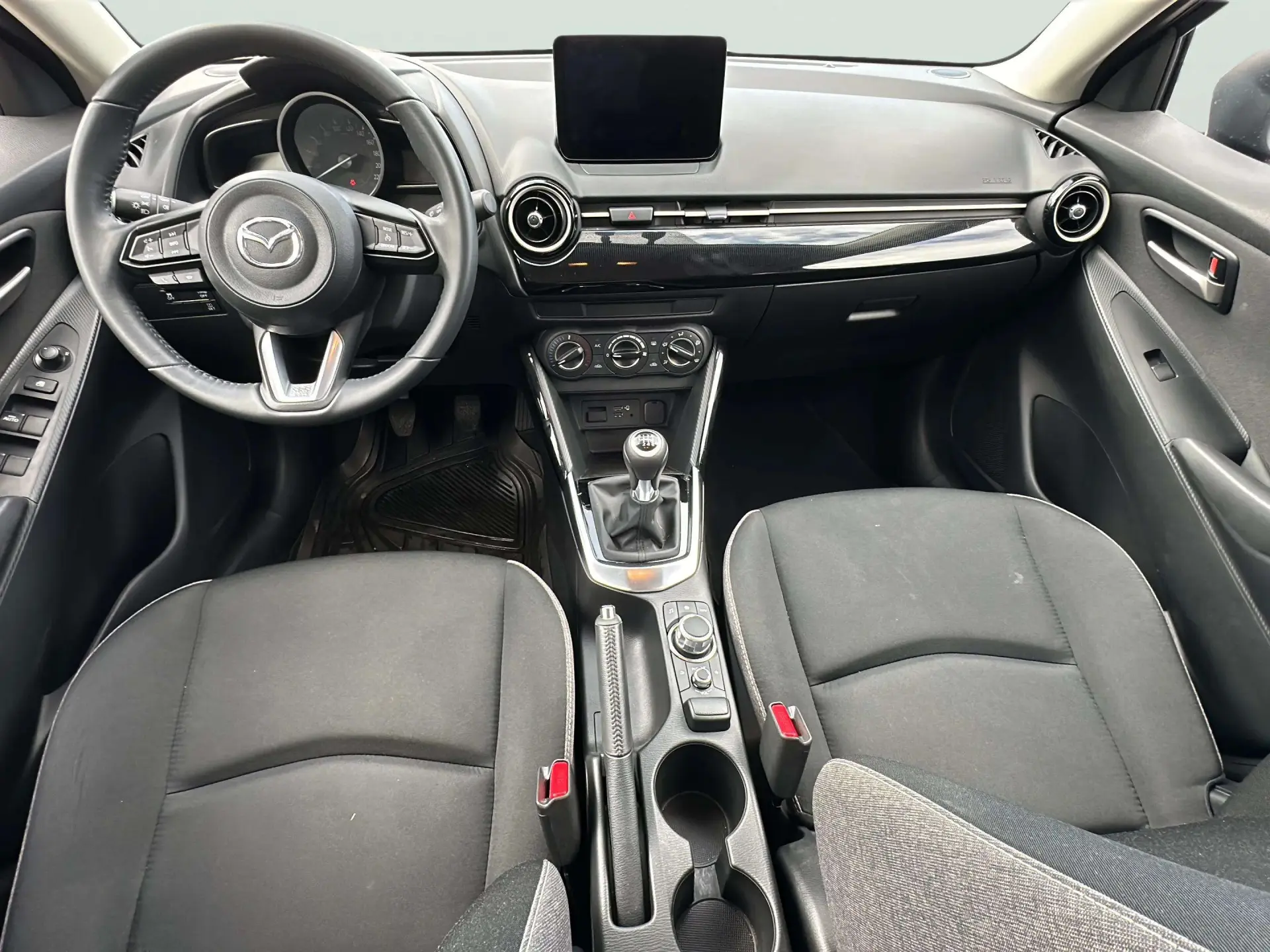 Mazda 2 1.5 E-Skyactiv G 90cv Centre-Line 5P cvm 6 vlc. 7