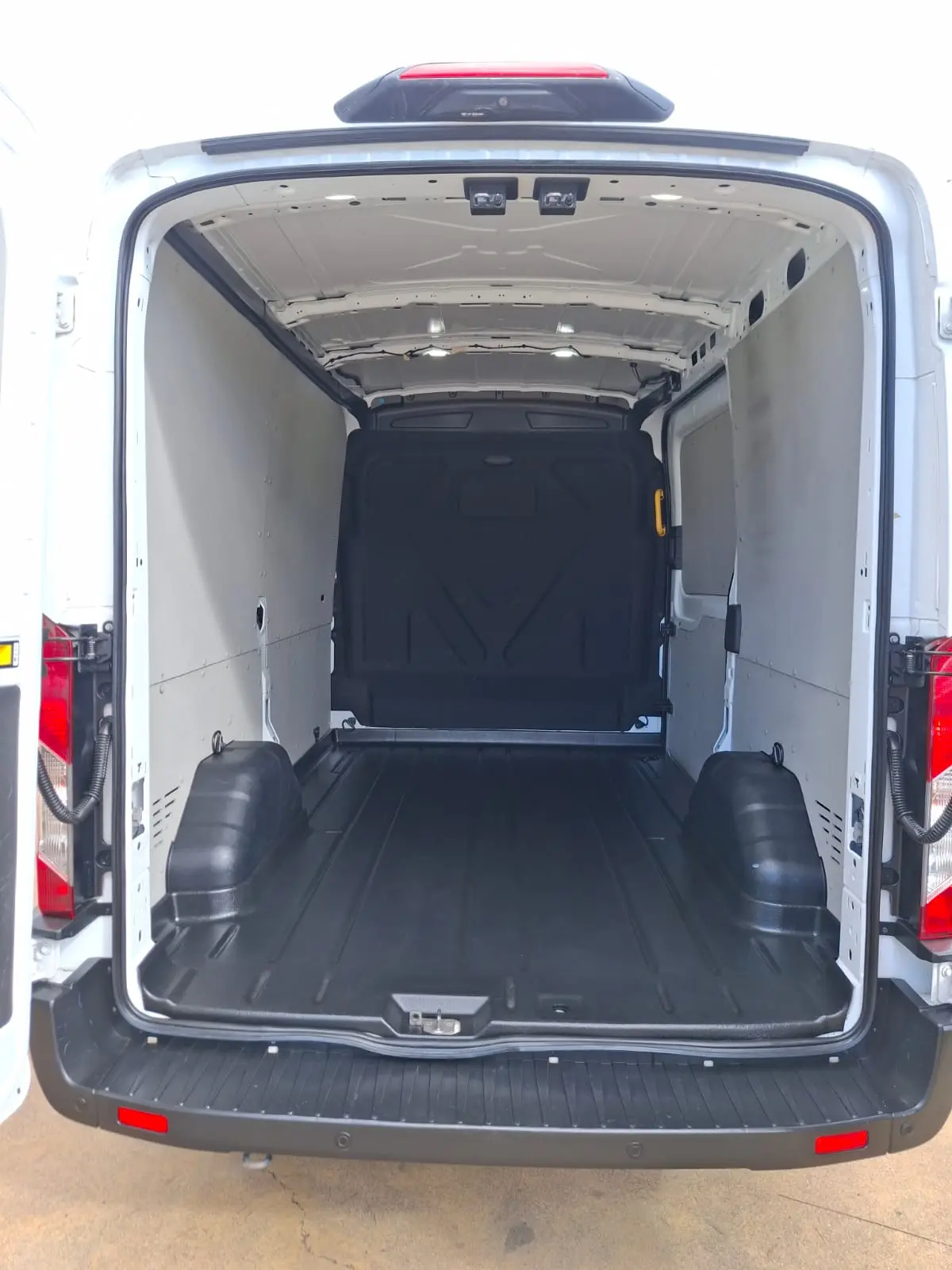 Ford Transit L2 H2 Trend 2.0 TDCI 4