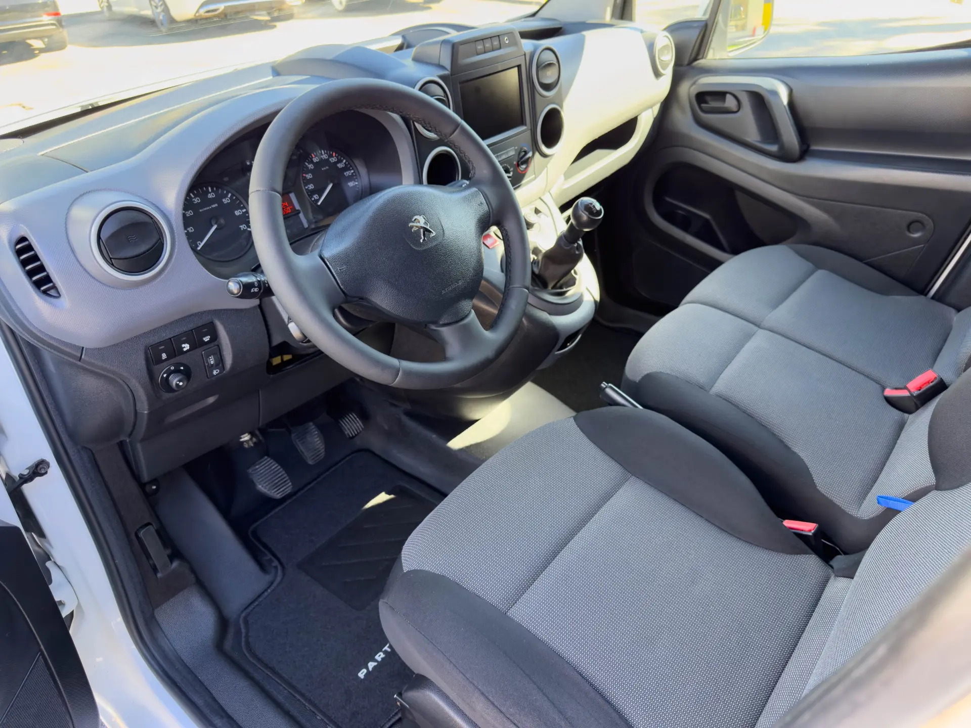 Peugeot Partner 1.6 BlueHDi Style 7