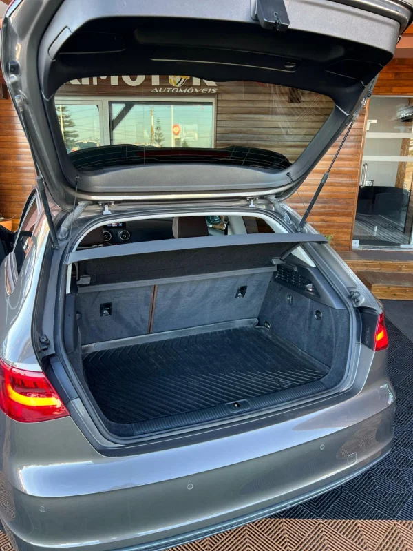 Audi A3 1.6 TDI S-line 9