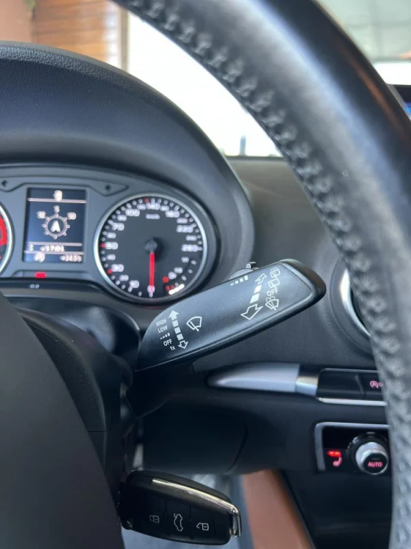 Audi A3 1.6 TDI S-line 17