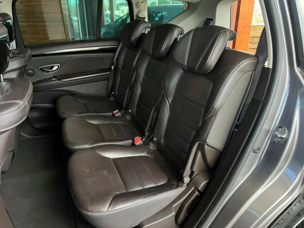 Renault Espace 1.6 dCi Initiale Paris EDC 11