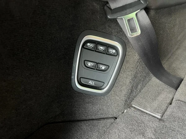 Renault Espace 1.6 dCi Initiale Paris EDC 16