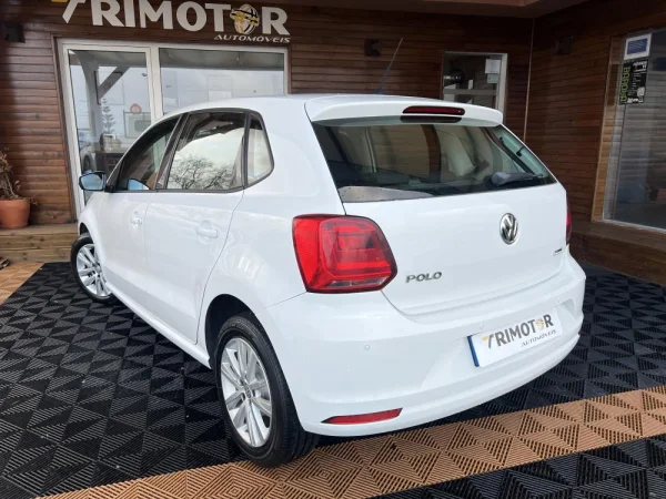 Volkswagen Polo 1.0 Confortline 4