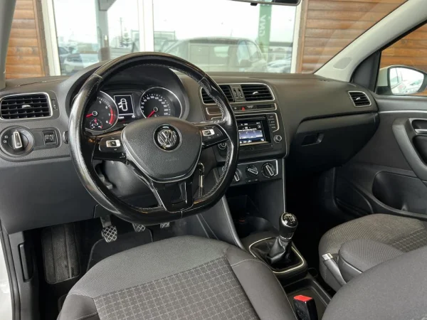 Volkswagen Polo 1.0 Confortline 8