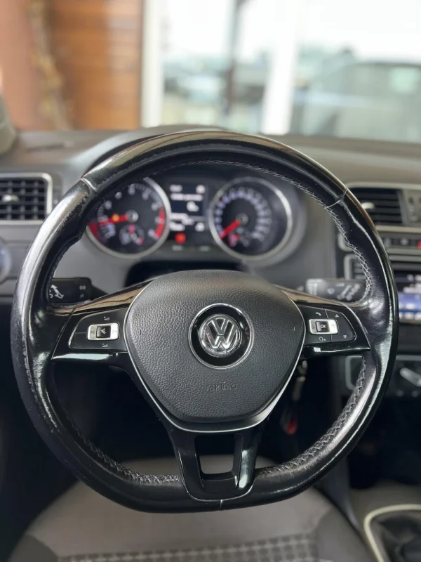 Volkswagen Polo 1.0 Confortline 9