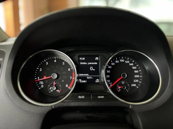 Volkswagen Polo 1.0 Confortline 13