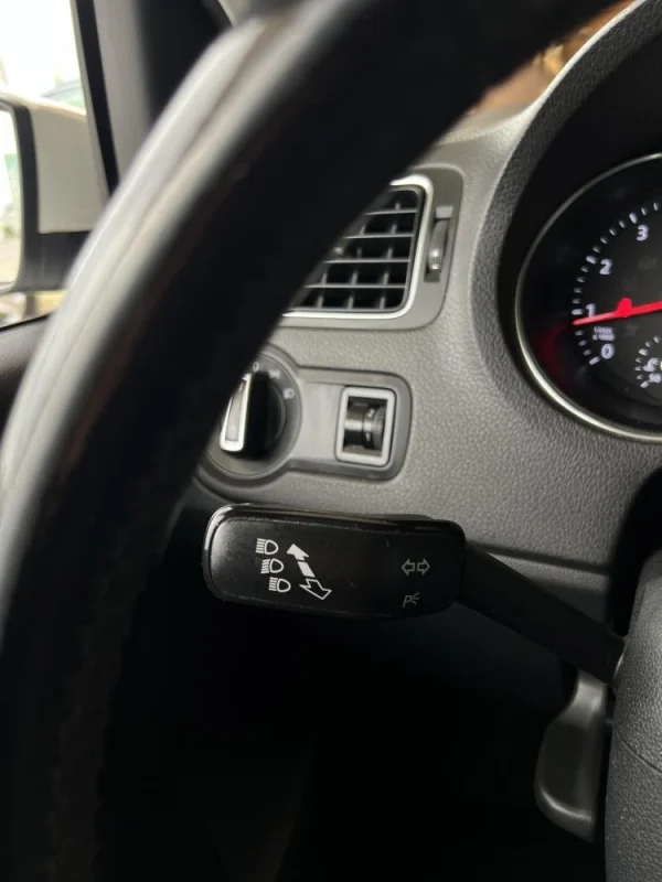 Volkswagen Polo 1.0 Confortline 16