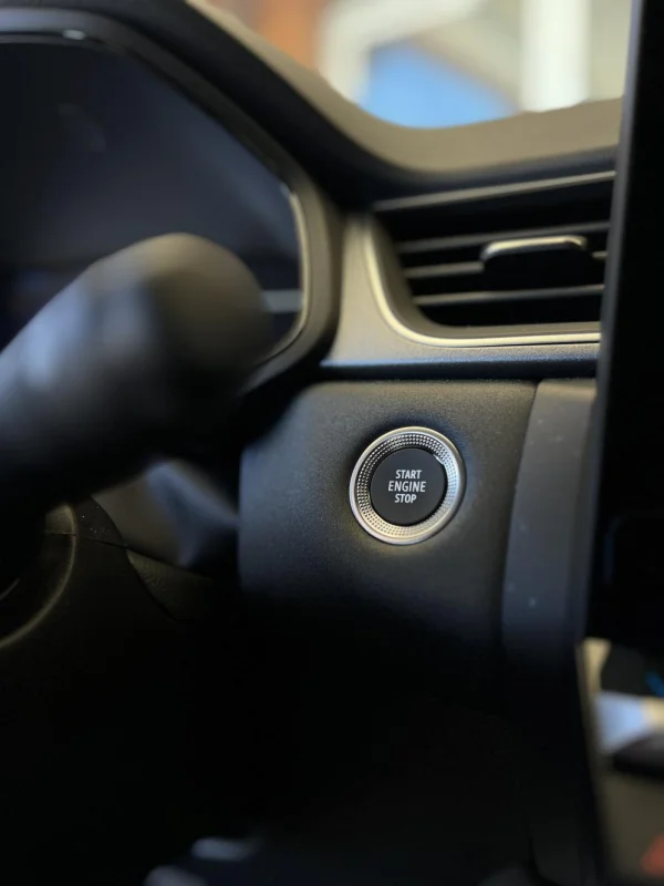 Renault Captur 1.0 TCe Techno Bi-Fuel c/ IVA Dedutivel 26