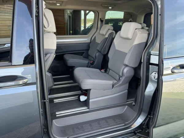 Volkswagen Multivan 1.4 TSI e-Hybrid Life DSG c/ IVA Dedutivel 9