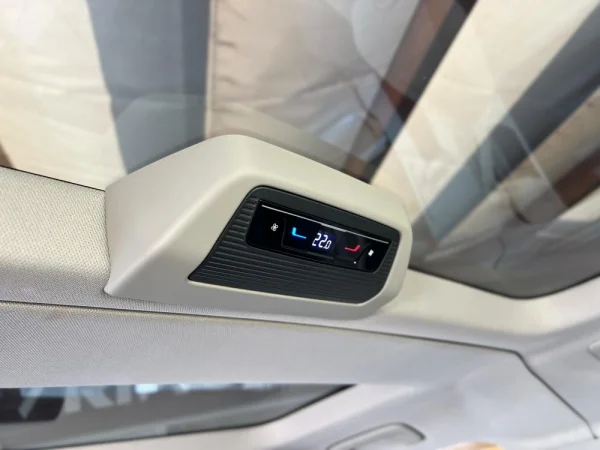 Volkswagen Multivan 1.4 TSI e-Hybrid Life DSG c/ IVA Dedutivel 16