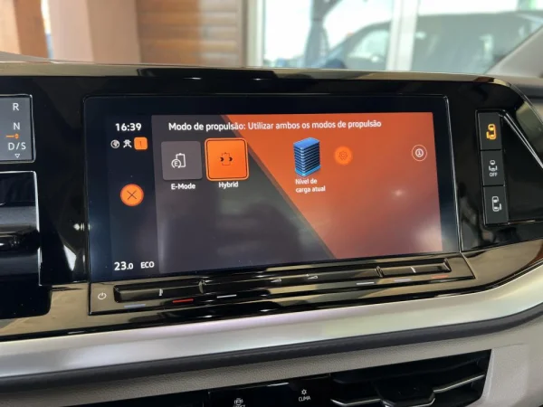 Volkswagen Multivan 1.4 TSI e-Hybrid Life DSG c/ IVA Dedutivel 32