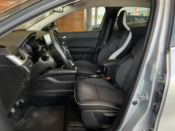 Renault Captur 1.0 TCe Techno Bi-Fuel 6