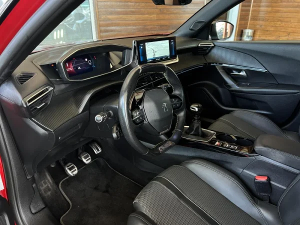 Peugeot 2008 1.5 BlueHDi GT 5