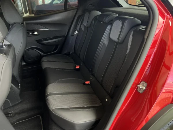 Peugeot 2008 1.5 BlueHDi GT 9