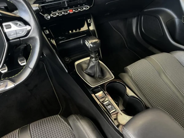 Peugeot 2008 1.5 BlueHDi GT 17