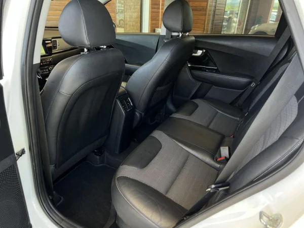 Kia Niro 1.6 GDi HEV Drive 9
