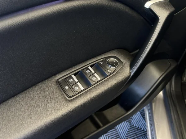 Renault Captur Techno Bi-Fuel 11
