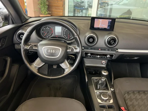 Audi A3 Cabrio 1.6 TDi Design 9