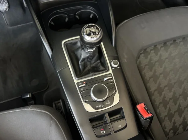 Audi A3 Cabrio 1.6 TDi Design 13