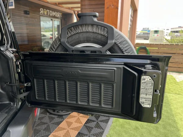Jeep Wrangler Unlimited 2.0 TG 4xe Sahara c/ IVA Dedutivel 15