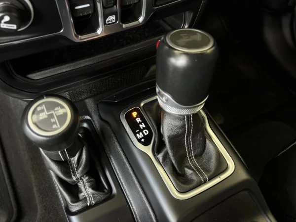 Jeep Wrangler Unlimited 2.0 TG 4xe Sahara c/ IVA Dedutivel 22