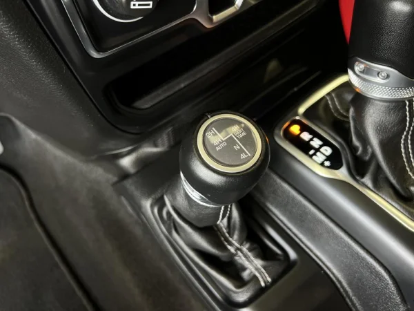 Jeep Wrangler Unlimited 2.0 TG 4xe Sahara c/ IVA Dedutivel 23