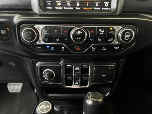 Jeep Wrangler Unlimited 2.0 TG 4xe Sahara c/ IVA Dedutivel 25