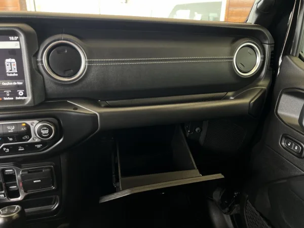 Jeep Wrangler Unlimited 2.0 TG 4xe Sahara c/ IVA Dedutivel 28