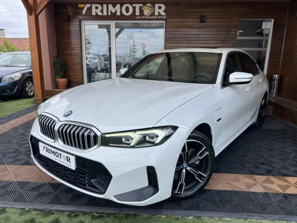 BMW 330 Pack M C/ Iva Dedutivel 2