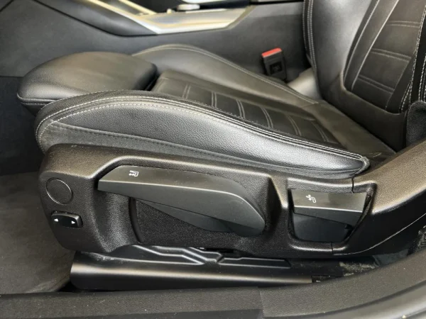 BMW 330 Pack M C/ Iva Dedutivel 25