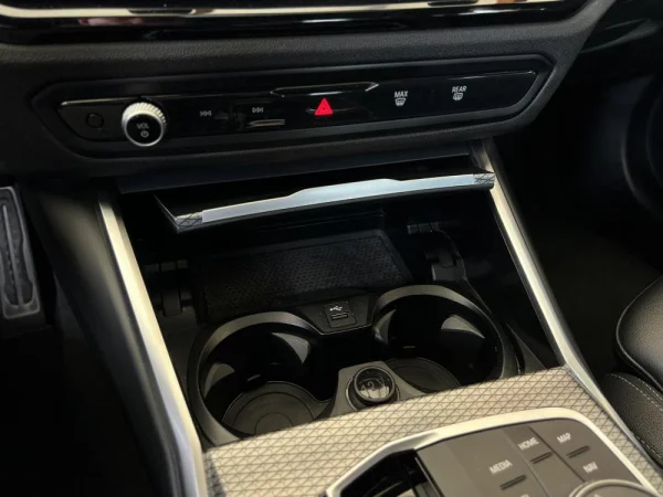 BMW 330 Pack M C/ Iva Dedutivel 26