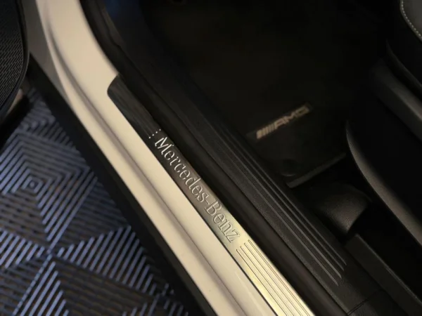 Mercedes-Benz GLA 180 d AMG Line 8
