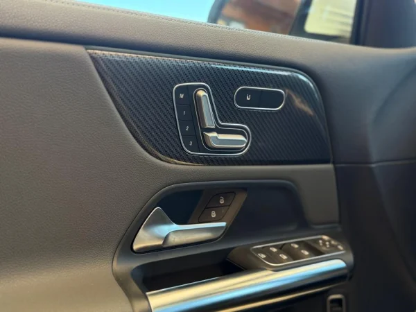 Mercedes-Benz GLA 180 d AMG Line 11