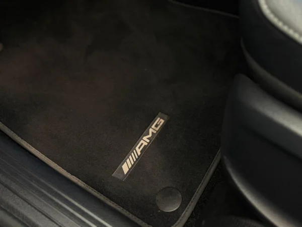 Mercedes-Benz GLA 180 d AMG Line 12