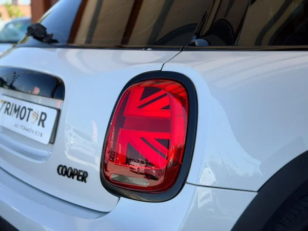 MINI 5 Portas Cooper ESSENTIAL 7