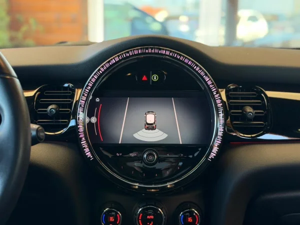 MINI 5 Portas Cooper ESSENTIAL 13