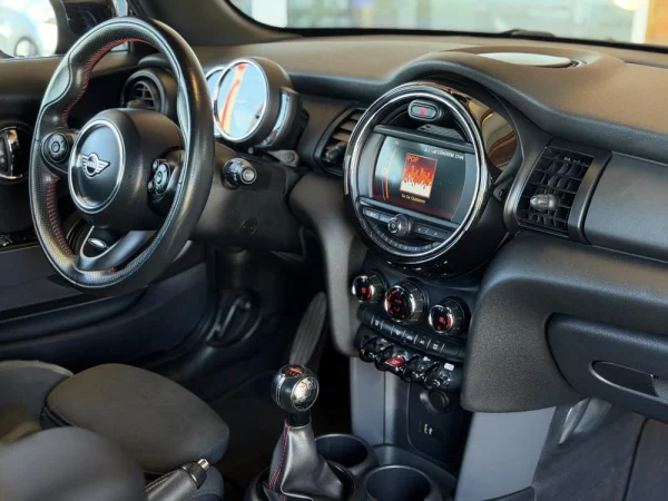 MINI 3 Portas ONE 1.5 Kit John Cooper Works 13