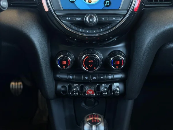 MINI 3 Portas ONE 1.5 Kit John Cooper Works 17