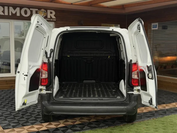Opel Combo 1.5 CDTi L1H1 Enjoy 19