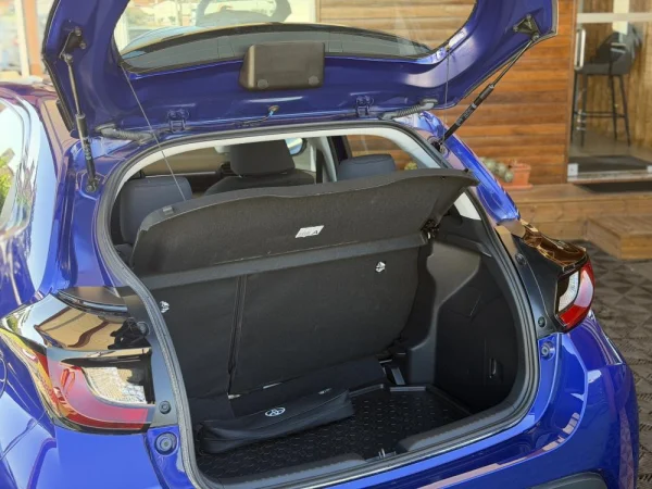Toyota Yaris 1.5 HDF Comfort 27