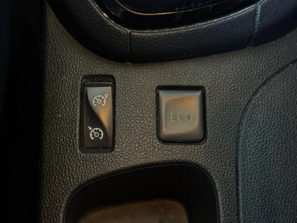 Renault Clio 0.9 TCE Limited 13