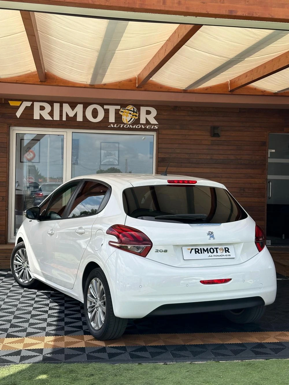 Peugeot 208 1.2 PureTech Signature 3