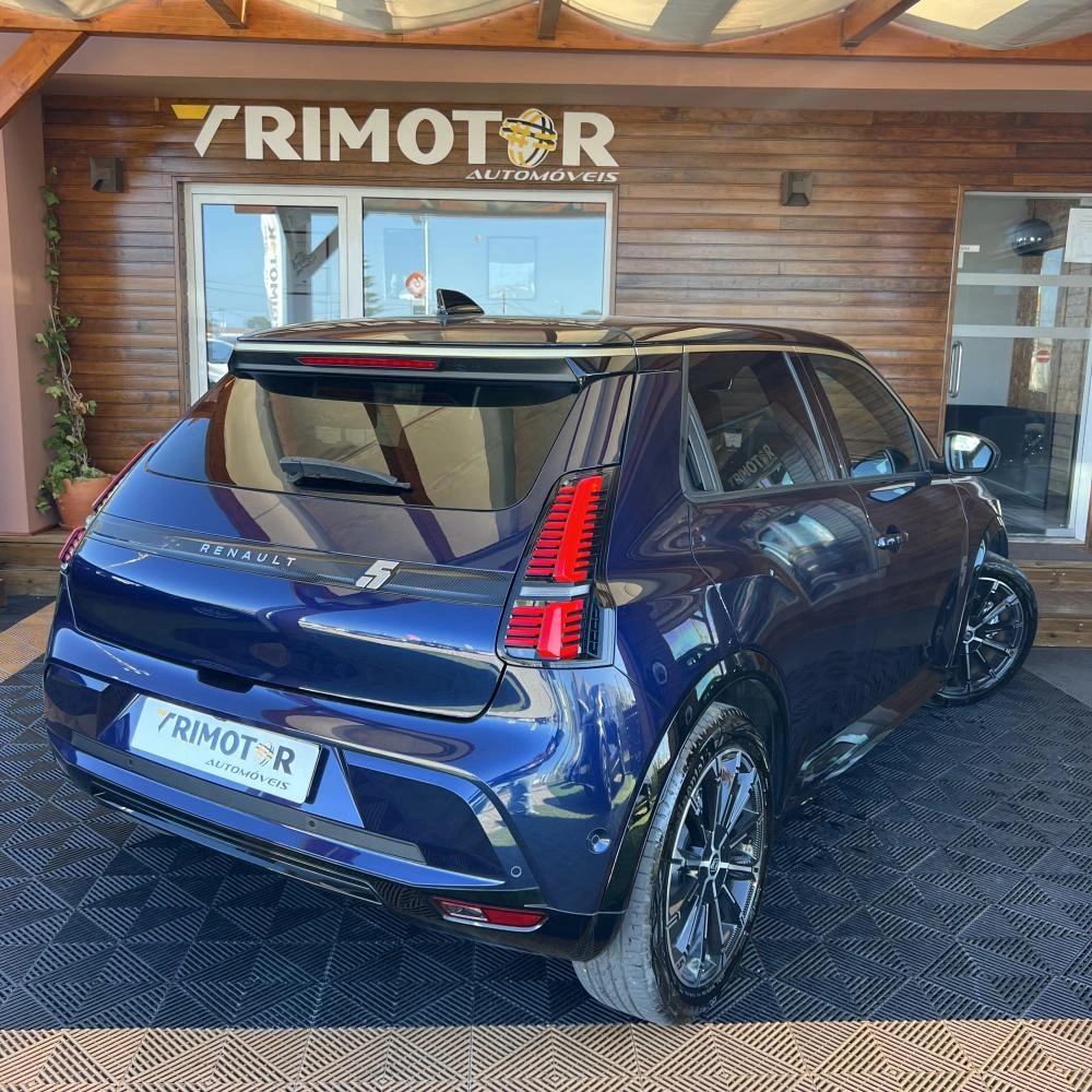Renault 5 E-Tech 52 kWh Iconic Cinq Autonomia Conforto 3