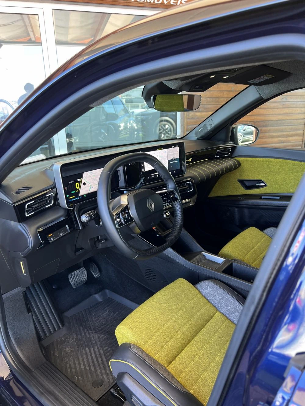 Renault 5 E-Tech 52 kWh Iconic Cinq Autonomia Conforto 6
