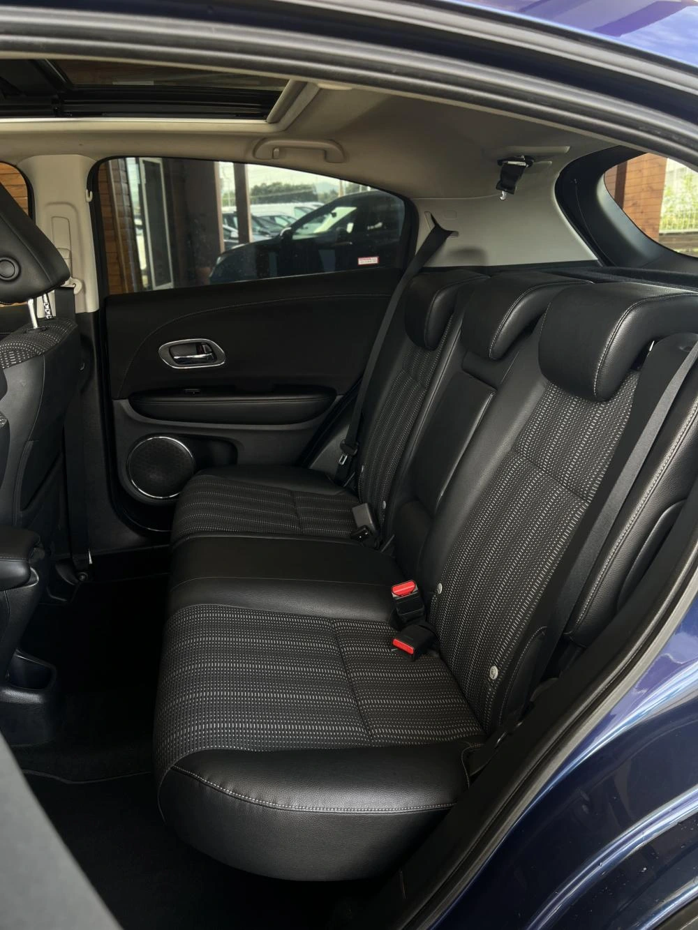 Honda HR-V 1.6 i-DTEC Elegance 8