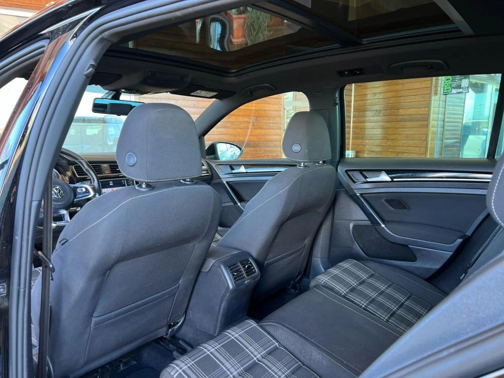 Volkswagen Golf Variant 2.0 TDi GTD DSG 11